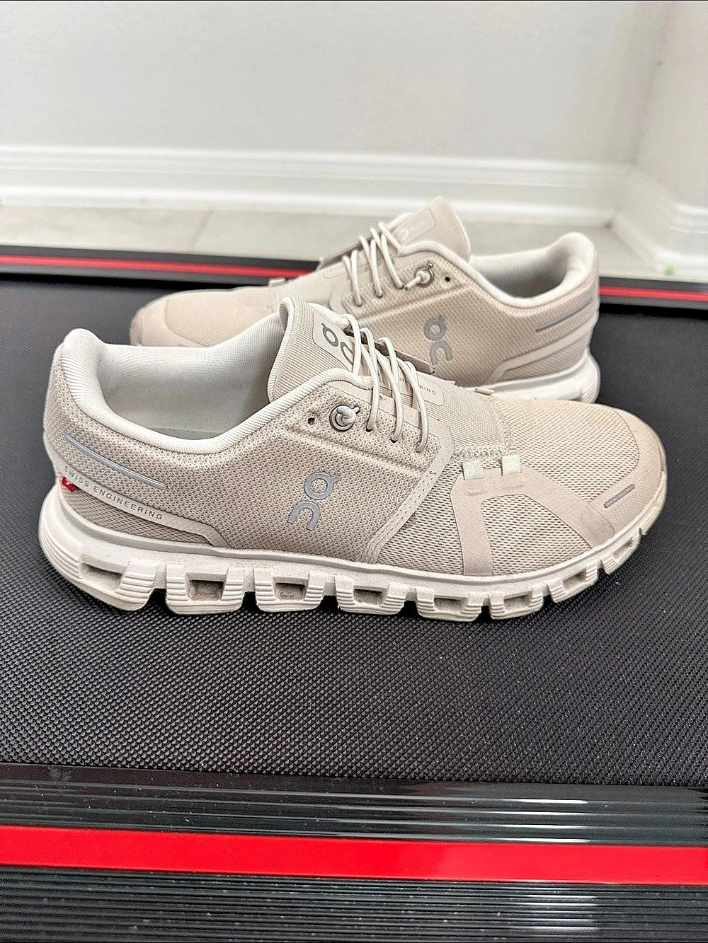 On Cloud 6 Athletic Sneakers pearl/white US 8